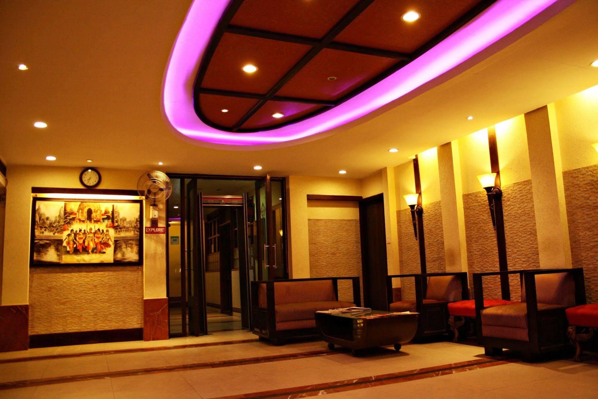 Hotel Pooja Palace Nowe Delhi Zewnętrze zdjęcie