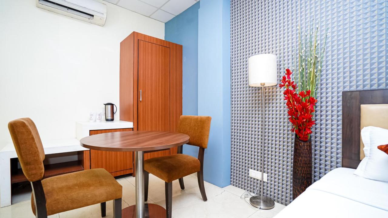Hotel Pooja Palace Nowe Delhi Zewnętrze zdjęcie