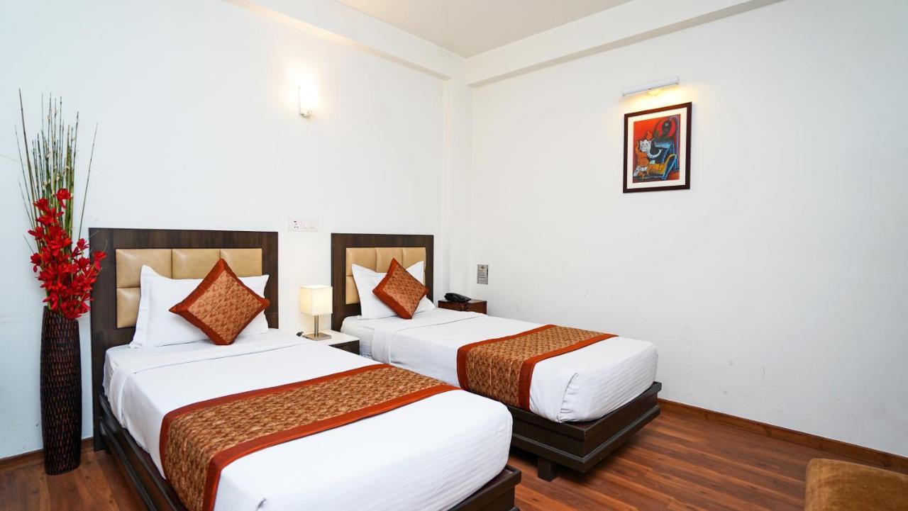 Hotel Pooja Palace Nowe Delhi Zewnętrze zdjęcie