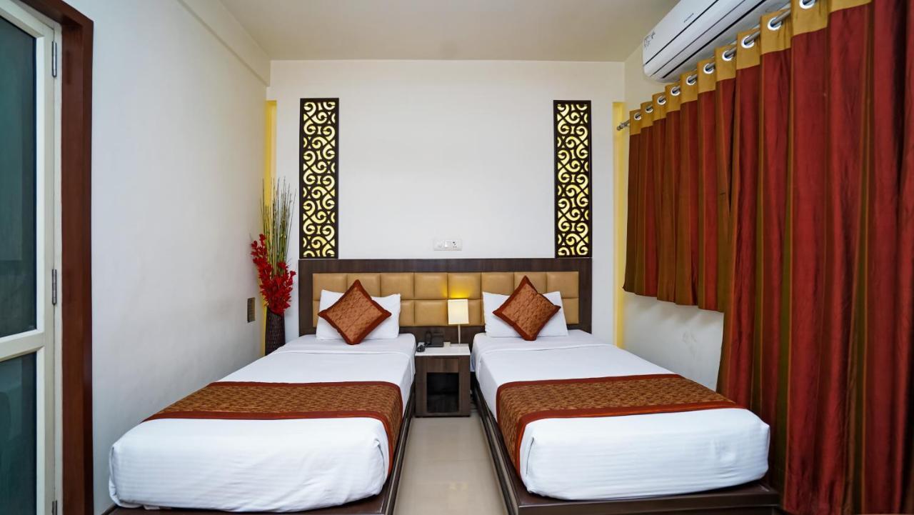 Hotel Pooja Palace Nowe Delhi Zewnętrze zdjęcie