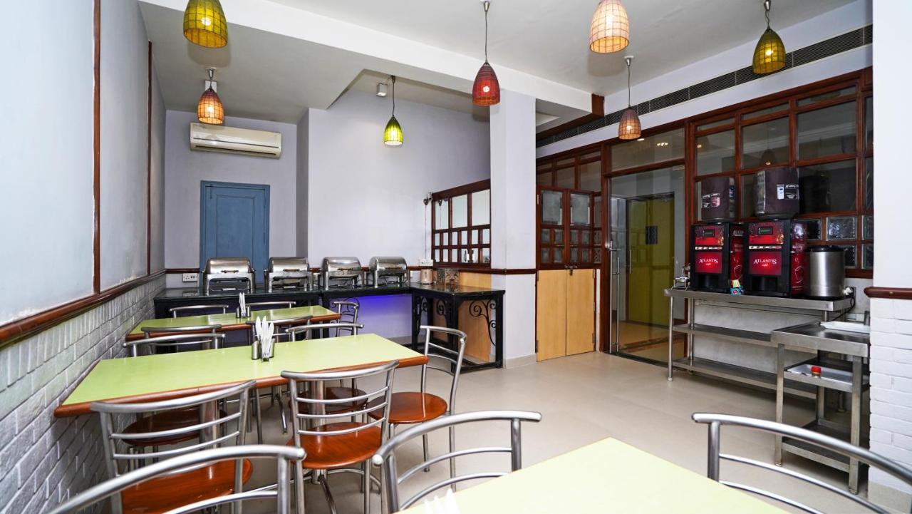 Hotel Pooja Palace Nowe Delhi Zewnętrze zdjęcie